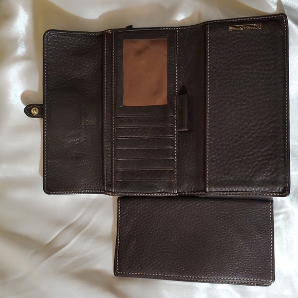 Authentic Vintage Brown Dooney & Bourke Checkbook Wallet - Picture 5 of 9